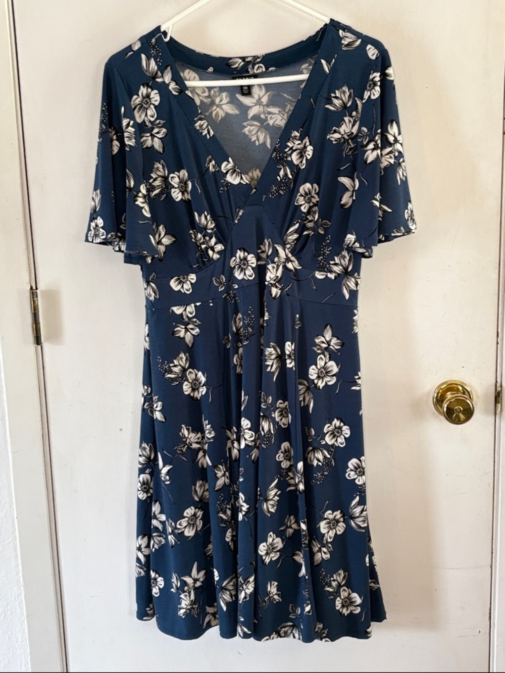 Torrid Size 00 steel blue white floral print midi dress